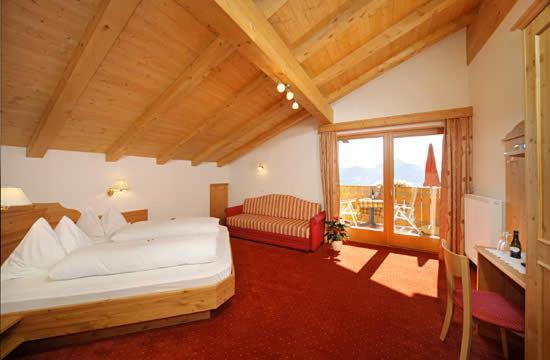 Gasthof Rastlhof Hotel Schenna Ruang foto