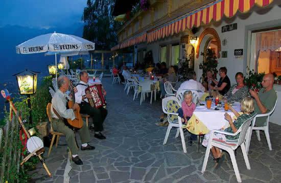 Gasthof Rastlhof Hotel Schenna Bagian luar foto